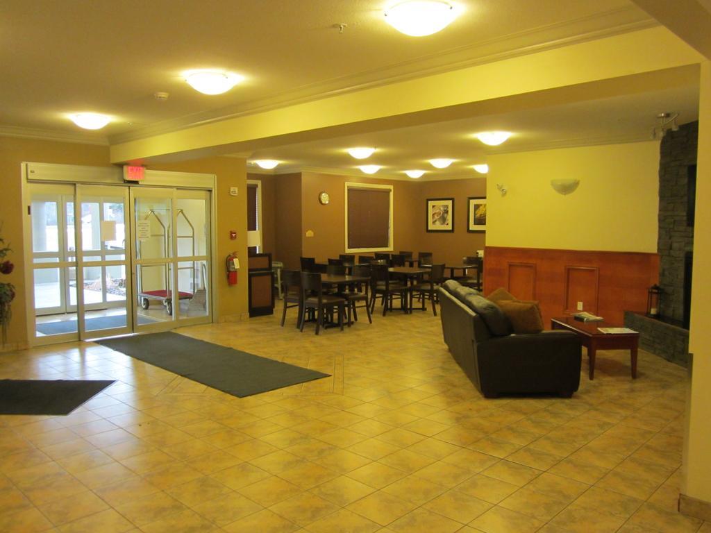 Trend Mountain Hotel & Conference Centre Tumbler Ridge Dış mekan fotoğraf