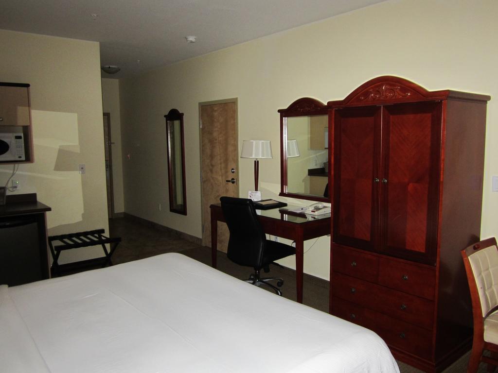 Trend Mountain Hotel & Conference Centre Tumbler Ridge Dış mekan fotoğraf