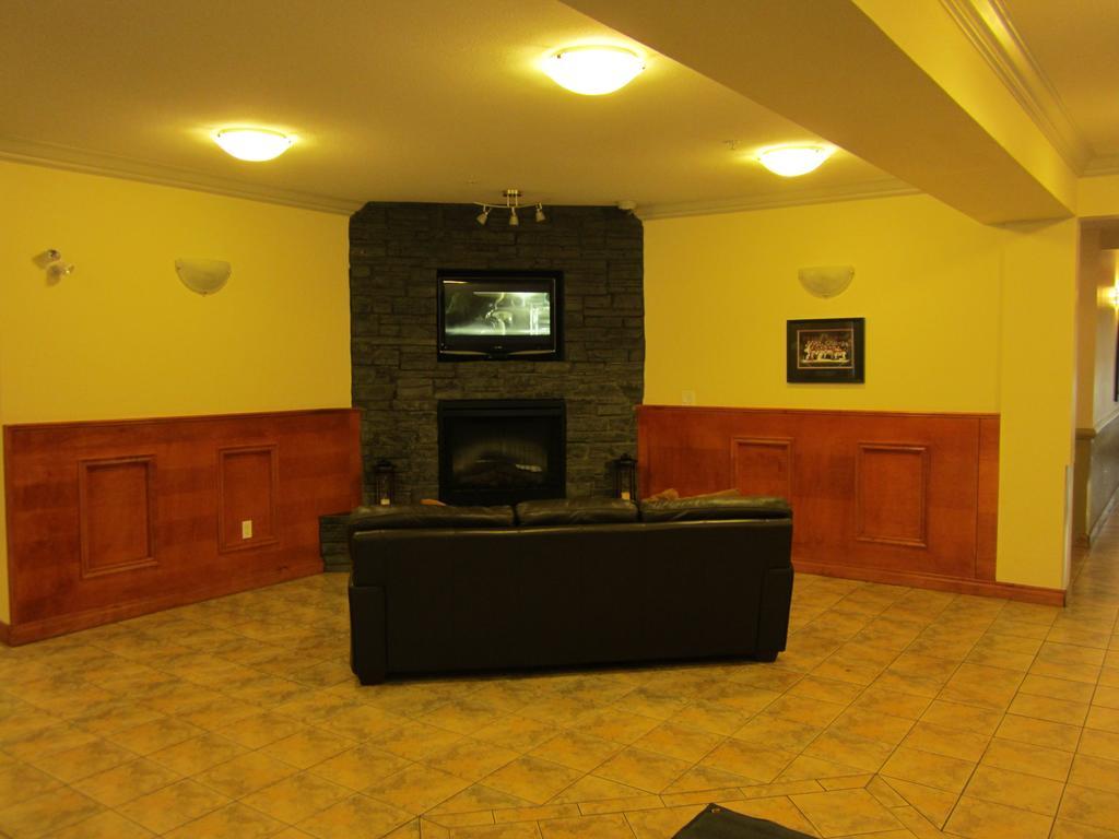 Trend Mountain Hotel & Conference Centre Tumbler Ridge Dış mekan fotoğraf