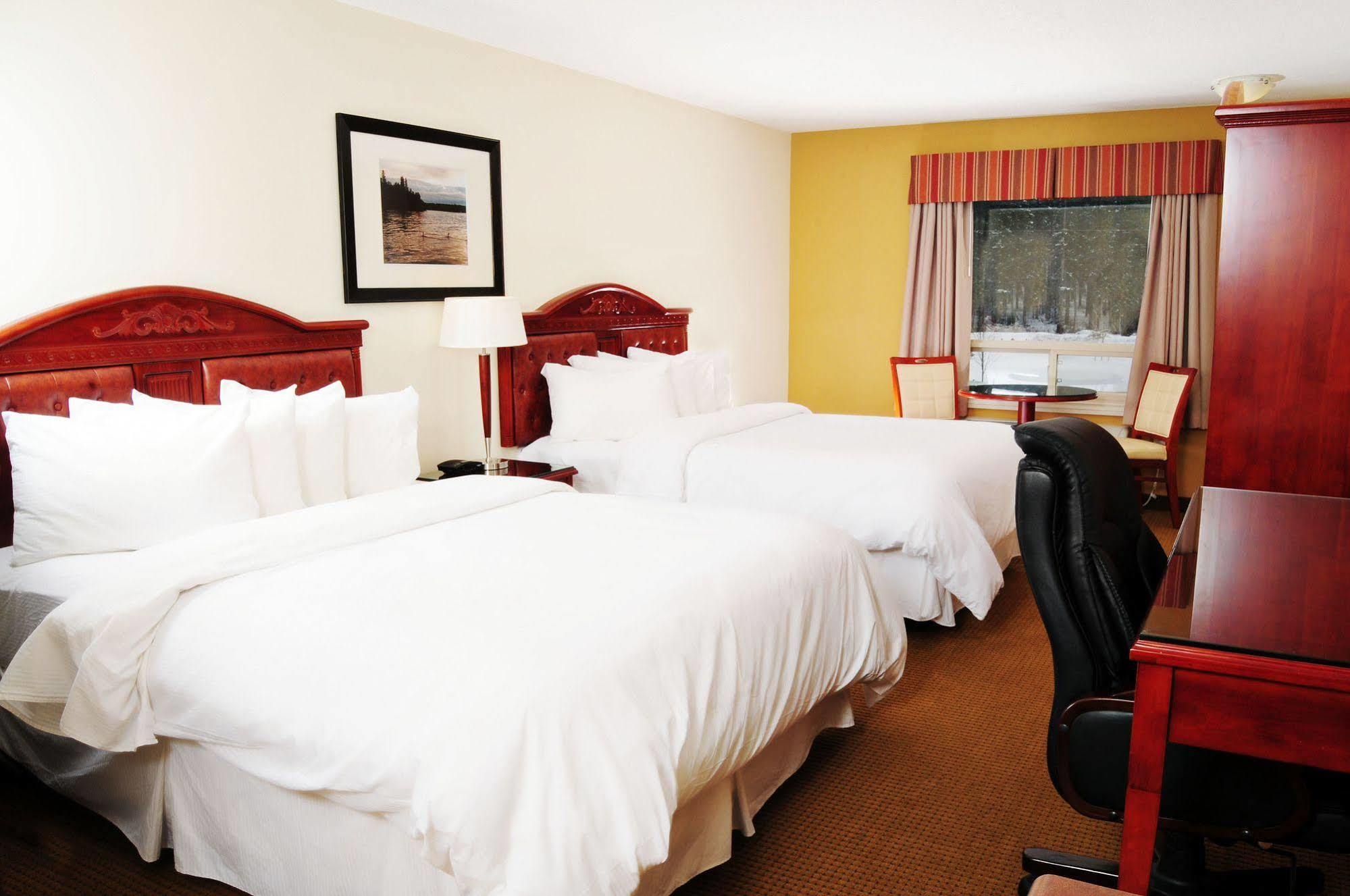 Trend Mountain Hotel & Conference Centre Tumbler Ridge Oda fotoğraf
